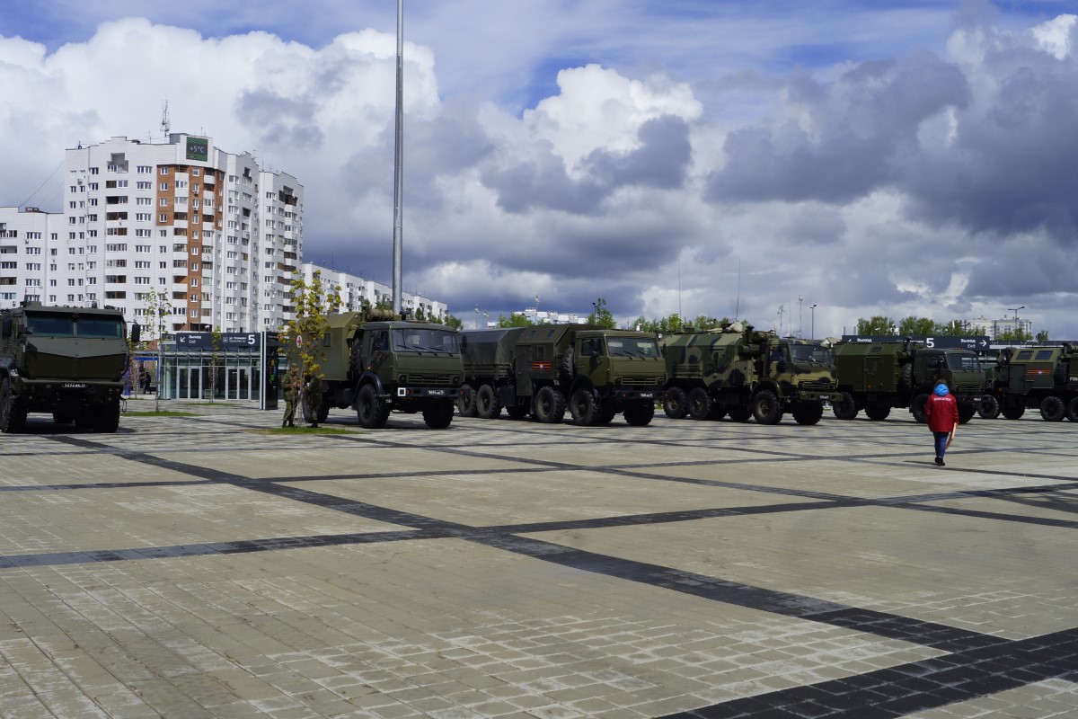 На стадионе «Екатеринбург Арена» состоялась акция «Военная служба по контракту в ВС РФ – твой выбор!» На стадионе «Екатеринбург Арена» состоялась акция «Военная служба по контракту в ВС РФ – твой выбор!»