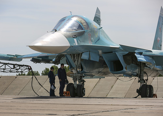 Челябинский авиаполк в июне получит три новых истребителя Су-34 Челябинский авиаполк в июне получит три новых истребителя Су-34