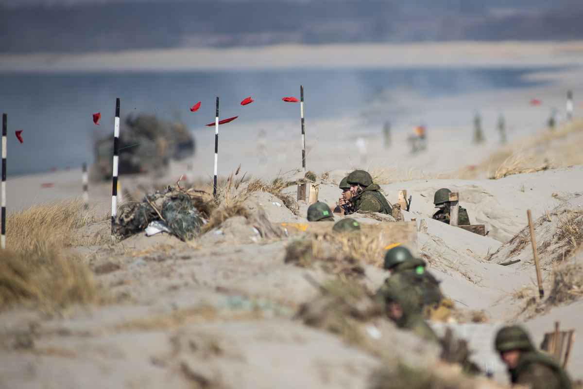 Морские пехотинцы Балтийского флота провели учение по противодесантной обороне Морские пехотинцы Балтийского флота провели учение по противодесантной обороне