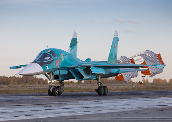 Многофункциональный истребитель Су-34 впервые представят в Новосибирске в рамках форума «Армия-2019» Многофункциональный истребитель Су-34 впервые представят в Новосибирске в рамках форума «Армия-2019»