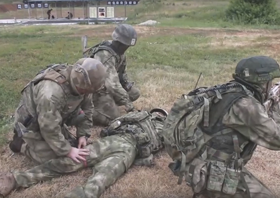 Военные медики мотострелковой бригады ЦВО оказали первую помощь условно раненым военнослужащим Военные медики мотострелковой бригады ЦВО оказали первую помощь условно раненым военнослужащим