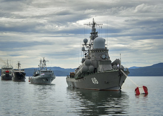 Во Владивостоке и на Камчатке приступили к расформированию парадных строев кораблей Во Владивостоке и на Камчатке приступили к расформированию парадных строев кораблей