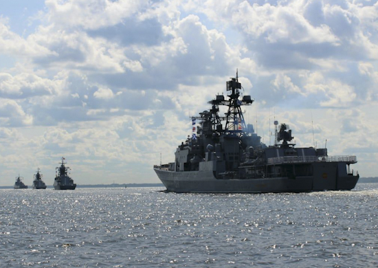 Корабли Северного флота, участвовавшие в Главном военно-морском параде, во время перехода по Балтике выполнят ряд учебно-боевых задач Корабли Северного флота, участвовавшие в Главном военно-морском параде, во время перехода по Балтике выполнят ряд учебно-боевых задач
