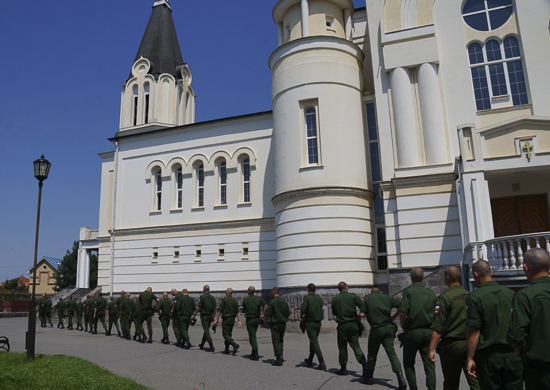 Главной иконе Вооруженных Сил «Спас Нерукотворный» поклонились военнослужащие батальона РЭБ общевойсковой армии ЮВО во Владикавказе Главной иконе Вооруженных Сил «Спас Нерукотворный» поклонились военнослужащие батальона РЭБ общевойсковой армии ЮВО во Владикавказе