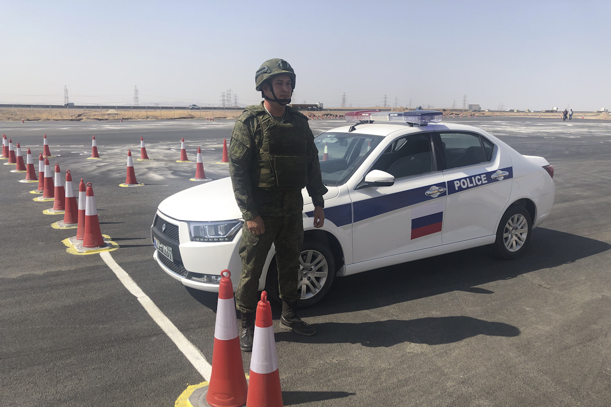 Участники конкурса «Дорожный патруль» провели тренировку на патрульных автомобилях «ДЭНА» Участники конкурса «Дорожный патруль» провели тренировку на патрульных автомобилях «ДЭНА»