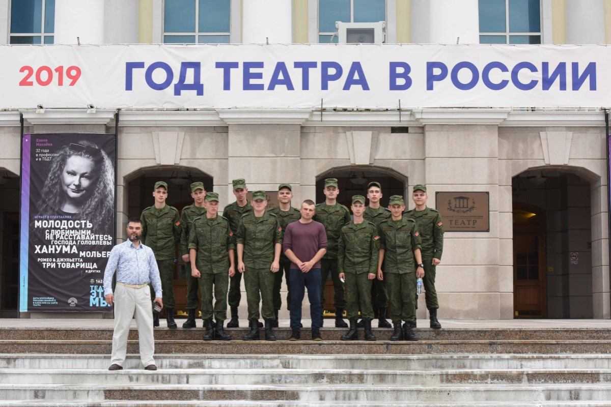 Участники инженерных конкурсов «АрМИ-2019» из Белоруссии провели экскурсию по Тюмени Участники инженерных конкурсов «АрМИ-2019» из Белоруссии провели экскурсию по Тюмени