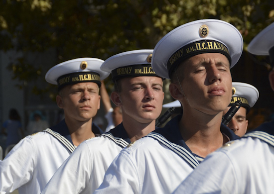 Первокурсники ЧВВМУ имени П.С. Нахимова принесли в Севастополе торжественную клятву курсанта Первокурсники ЧВВМУ имени П.С. Нахимова принесли в Севастополе торжественную клятву курсанта