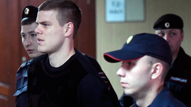 Слушание дела Кокорина и Мамаева продолжится после проверки здания суда Слушание дела Кокорина и Мамаева продолжится после проверки здания суда