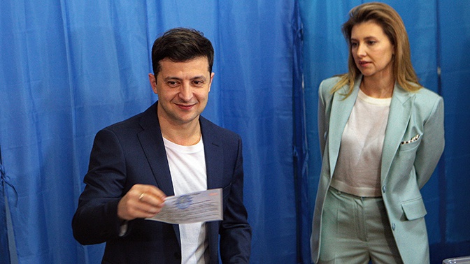 Супруга Зеленского рассказала о поисках педагога по украинскому языку для мужа Супруга Зеленского рассказала о поисках педагога по украинскому языку для мужа