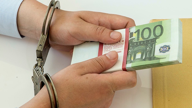 За получение взятки задержан замначальника полиции по оперативной работе Кемеровской области За получение взятки задержан замначальника полиции по оперативной работе Кемеровской области
