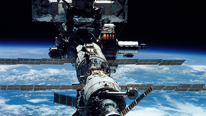 Россия сделала NASA замечание из-за запаха спирта на МКС Россия сделала NASA замечание из-за запаха спирта на МКС