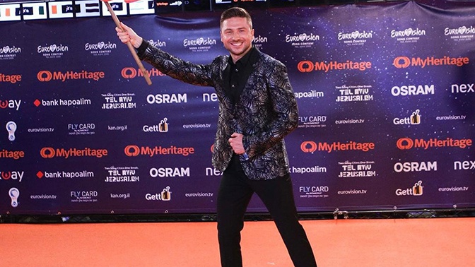 «Не смог поднять голову»: Лазарев попал в больницу перед «Евровидением» «Не смог поднять голову»: Лазарев попал в больницу перед «Евровидением»