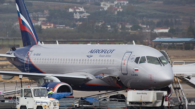 Пассажиры отказались лететь на SSJ-100 из Ульяновска после отказа гидросистемы Пассажиры отказались лететь на SSJ-100 из Ульяновска после отказа гидросистемы