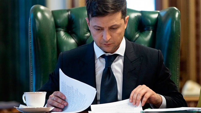 На Украине зарегистрированы две петиции за отставку Зеленского На Украине зарегистрированы две петиции за отставку Зеленского