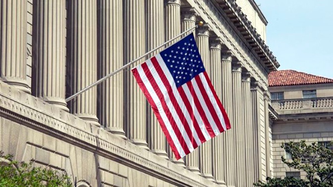 США пригрозили пошлинами странам с «заниженной стоимостью валюты» США пригрозили пошлинами странам с «заниженной стоимостью валюты»