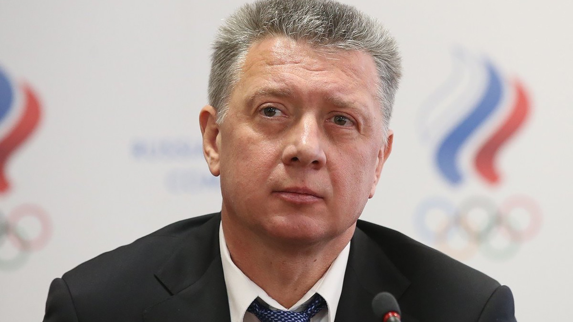 А Вас, Шляхтин, я попрошу не оставаться А Вас, Шляхтин, я попрошу не оставаться