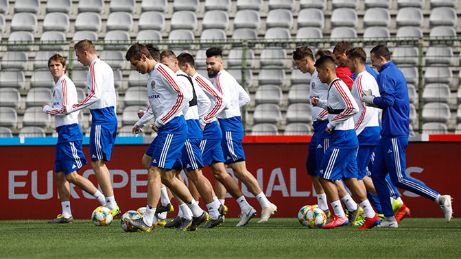 Сборная России по футболу поднялась в рейтинге FIFA Сборная России по футболу поднялась в рейтинге FIFA