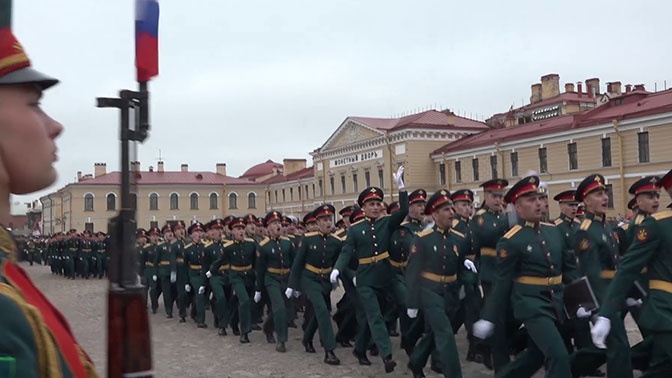 В Санкт-Петербурге состоялся выпуск более 750 офицеров, курсантов и кадет В Санкт-Петербурге состоялся выпуск более 750 офицеров, курсантов и кадет