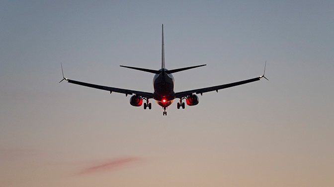 В Шереметьево экстренно сел Boeing 737 с неисправностью В Шереметьево экстренно сел Boeing 737 с неисправностью