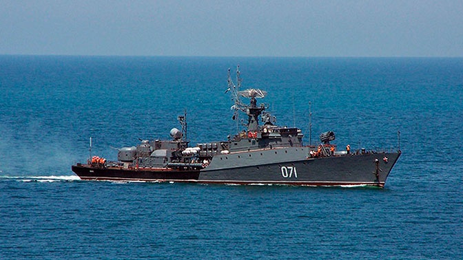 Корабли Черноморского флота провели учебный морской бой Корабли Черноморского флота провели учебный морской бой