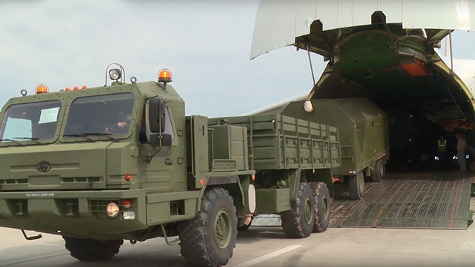 Очередные компоненты для С-400 доставлены в Турцию бортом МО РФ