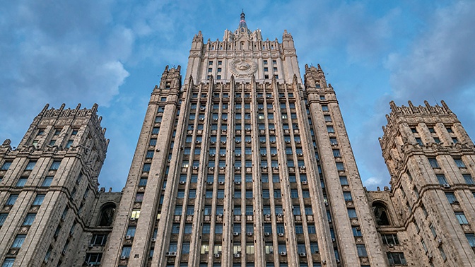 В МИД РФ назвали ложью сообщения об отказе в визах учителям из США В МИД РФ назвали ложью сообщения об отказе в визах учителям из США