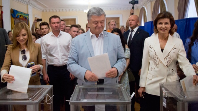 Порошенко рассказал, за кого голосовал на выборах в Верховную раду Порошенко рассказал, за кого голосовал на выборах в Верховную раду