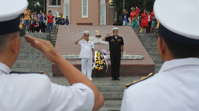 Моряки ВМС Вьетнама почтили память тихоокеанцев, погибших в Великой Отечественной войне Моряки ВМС Вьетнама почтили память тихоокеанцев, погибших в Великой Отечественной войне