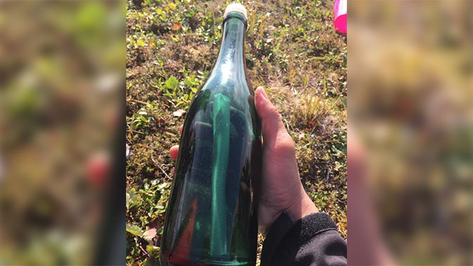 Сердечный привет из СССР: на Аляске обнаружили бутылку с посланием