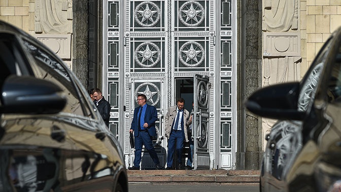 МИД РФ вызвал советника-посланника посольства США МИД РФ вызвал советника-посланника посольства США