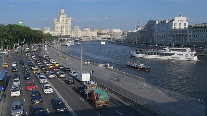 На стадионе во Львове песней признались в любви к Москве На стадионе во Львове песней признались в любви к Москве