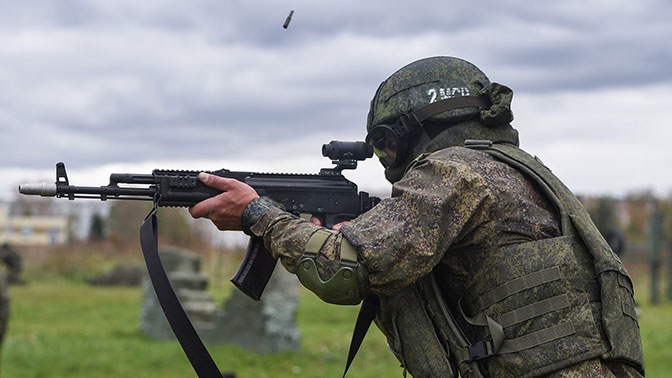Египетским военным продемонстрируют автомат Калашникова и экипировку «Ратник» Египетским военным продемонстрируют автомат Калашникова и экипировку «Ратник»