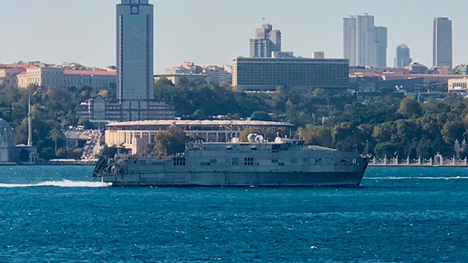 ЧФ взял на сопровождение вошедшее в Черное море судно ВМС США ЧФ взял на сопровождение вошедшее в Черное море судно ВМС США