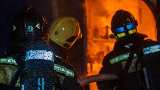 В Москве из горящего дома спасли 14 человек, включая двоих детей В Москве из горящего дома спасли 14 человек, включая двоих детей