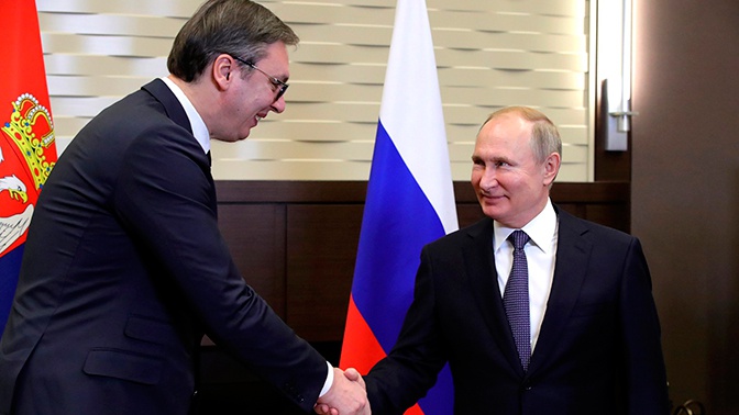 «Необычайная честь»: Путин подарил Вучичу ружье сербского короля «Необычайная честь»: Путин подарил Вучичу ружье сербского короля