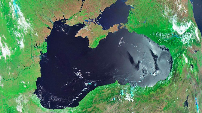 Ученые заявили, что Черное море превращается в «мутную кашу»