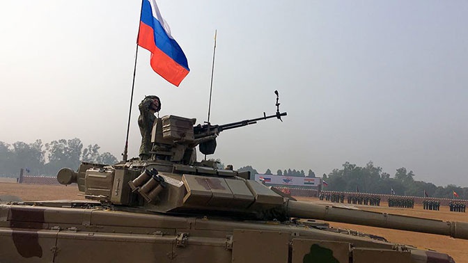 Военнослужащие России и Индии показали образцы вооружения на учениях «Индра-2019» Военнослужащие России и Индии показали образцы вооружения на учениях «Индра-2019»