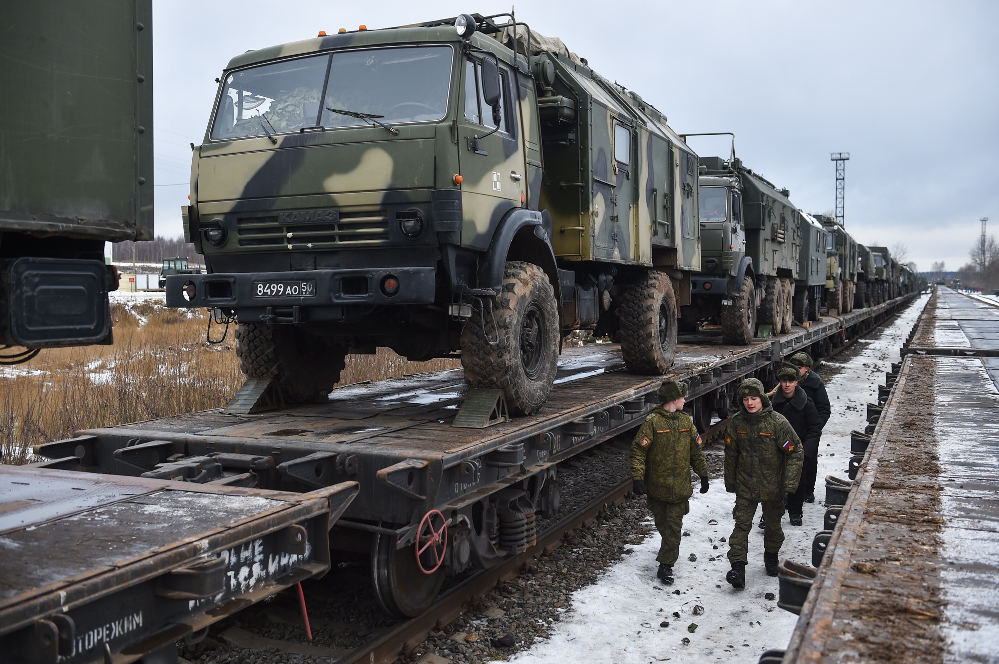 Военный эшелон фото