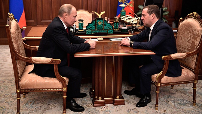 Путин предложит Медведеву должность зампредседателя Совбеза Путин предложит Медведеву должность зампредседателя Совбеза