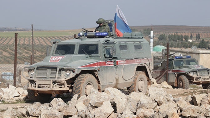 Российские военные провели патрулирование в Алеппо Российские военные провели патрулирование в Алеппо