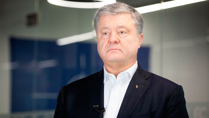 Украинский суд разрешил принудительно допросить Порошенко Украинский суд разрешил принудительно допросить Порошенко