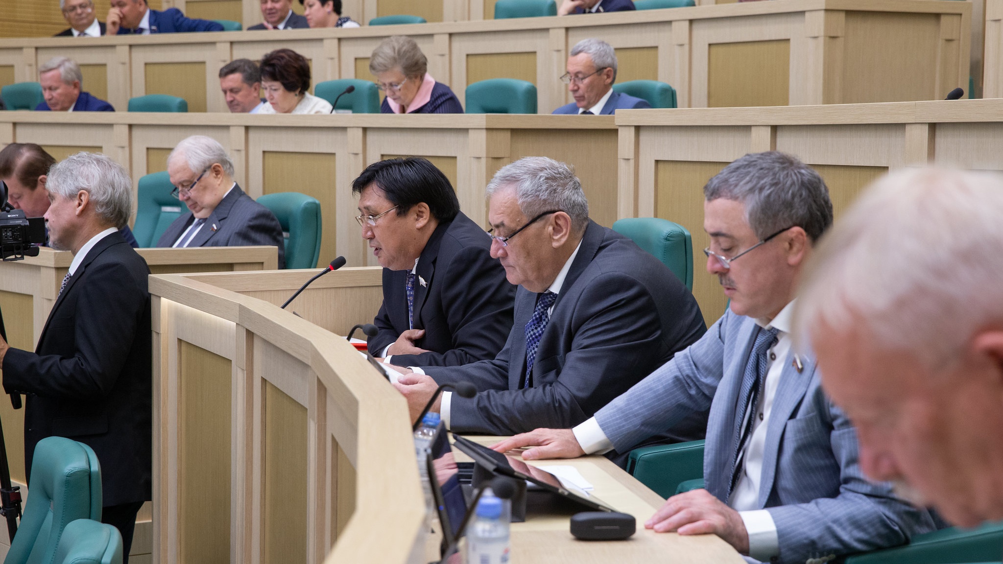 В Совфеде исключили сокращение праздников после объявления выходной недели В Совфеде исключили сокращение праздников после объявления выходной недели