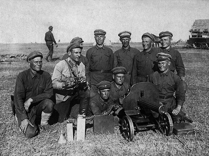 Пулемет Максима во вреимя Гражданской войны. Пулемет Максима во вреимя Гражданской войны.