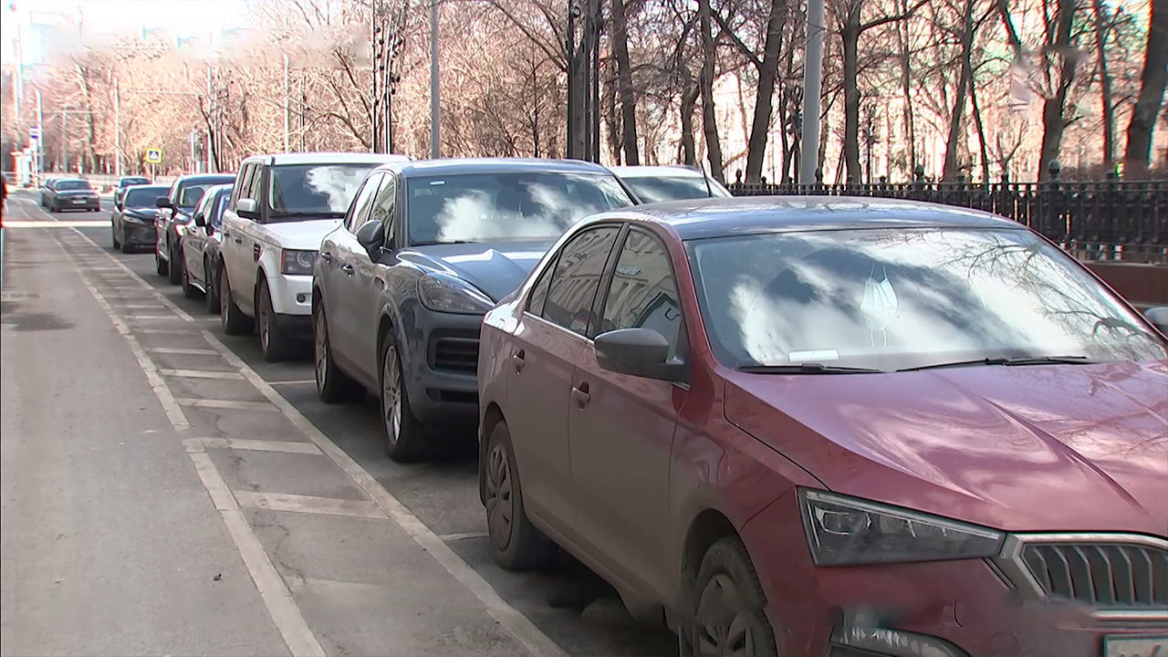 Российским водителям рассказали, как избежать штрафа при «ловушке» на парковке