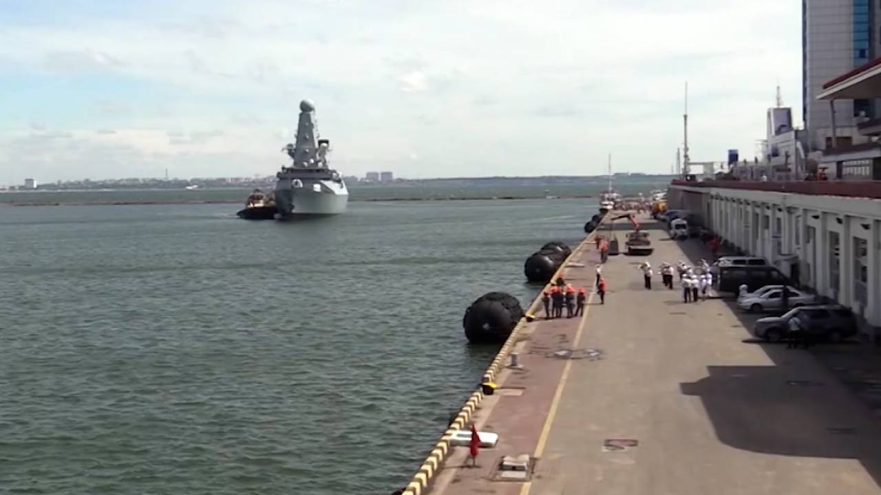 В порт Одессы зашли два боевых корабля НАТО