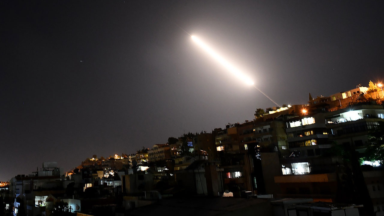 В Сирии сообщили об отражении ПВО атаки над Хомсом