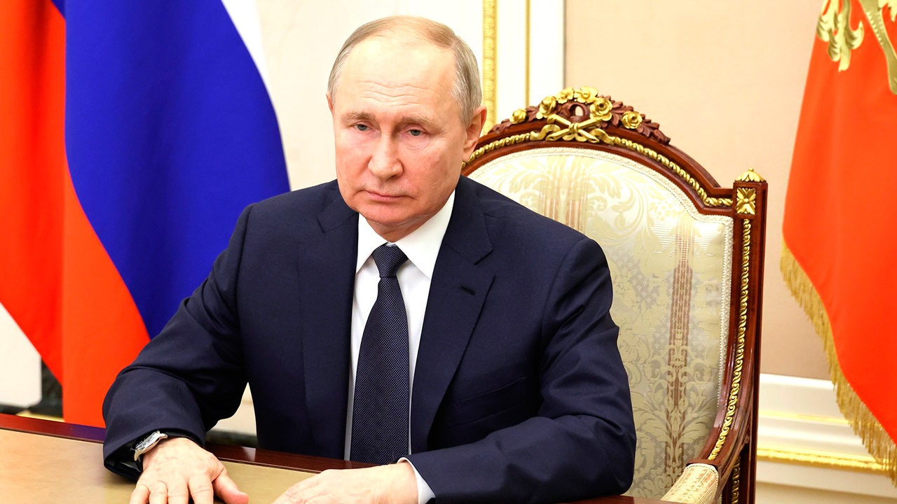 Путин не поздравил с Новым годом лидеров стран ЕС, кроме Орбана Путин не поздравил с Новым годом лидеров стран ЕС, кроме Орбана
