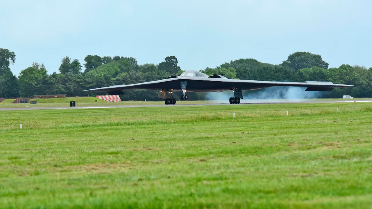 Бомбардировщики-«невидимки» B-2 ВВС США ударили по складам хуситов