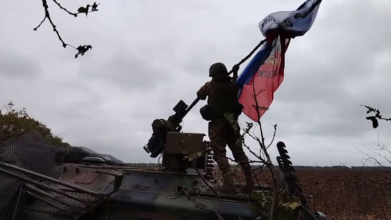 Штурмовики группировки войск «Центр» захватили бронемашину из Голландии