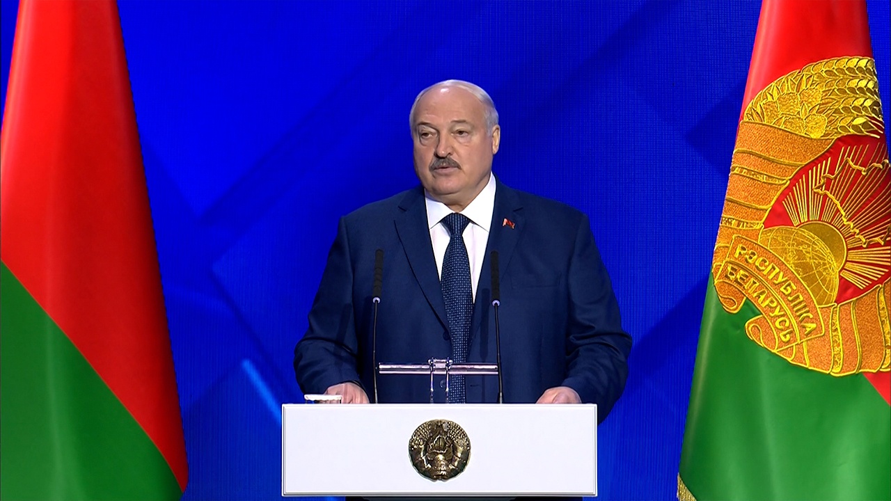 Лукашенко: генералы ВСУ хотели связаться с Путиным и сдаться в плен 